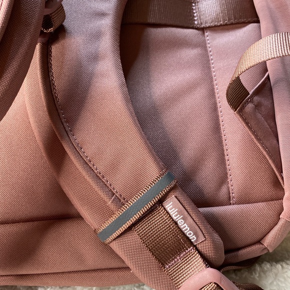 Sold Lululemon Double Zip Backpack 22L Color Spiced Chai NWT - Picture 6 of 13